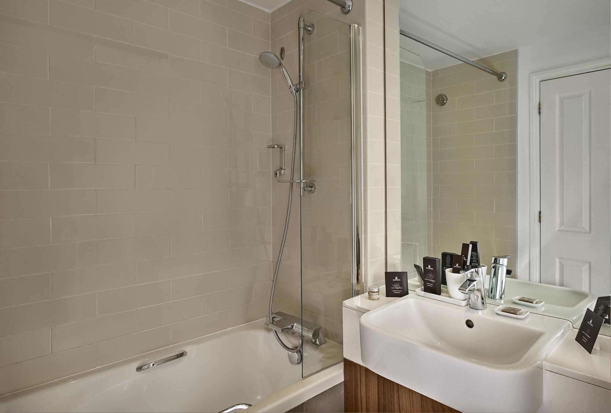 Aparthotel Citadines South Kensington Londra Esterno foto