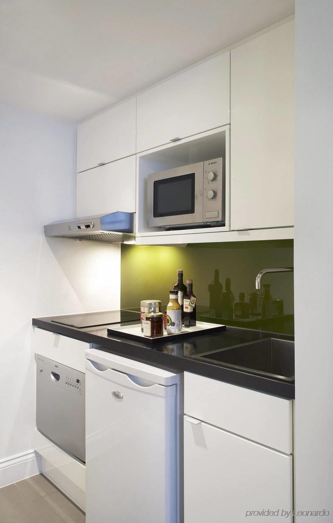 Aparthotel Citadines South Kensington Londra Esterno foto
