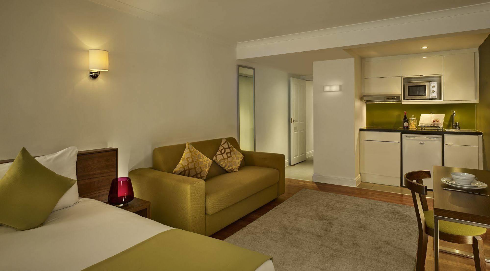 Aparthotel Citadines South Kensington Londra Esterno foto