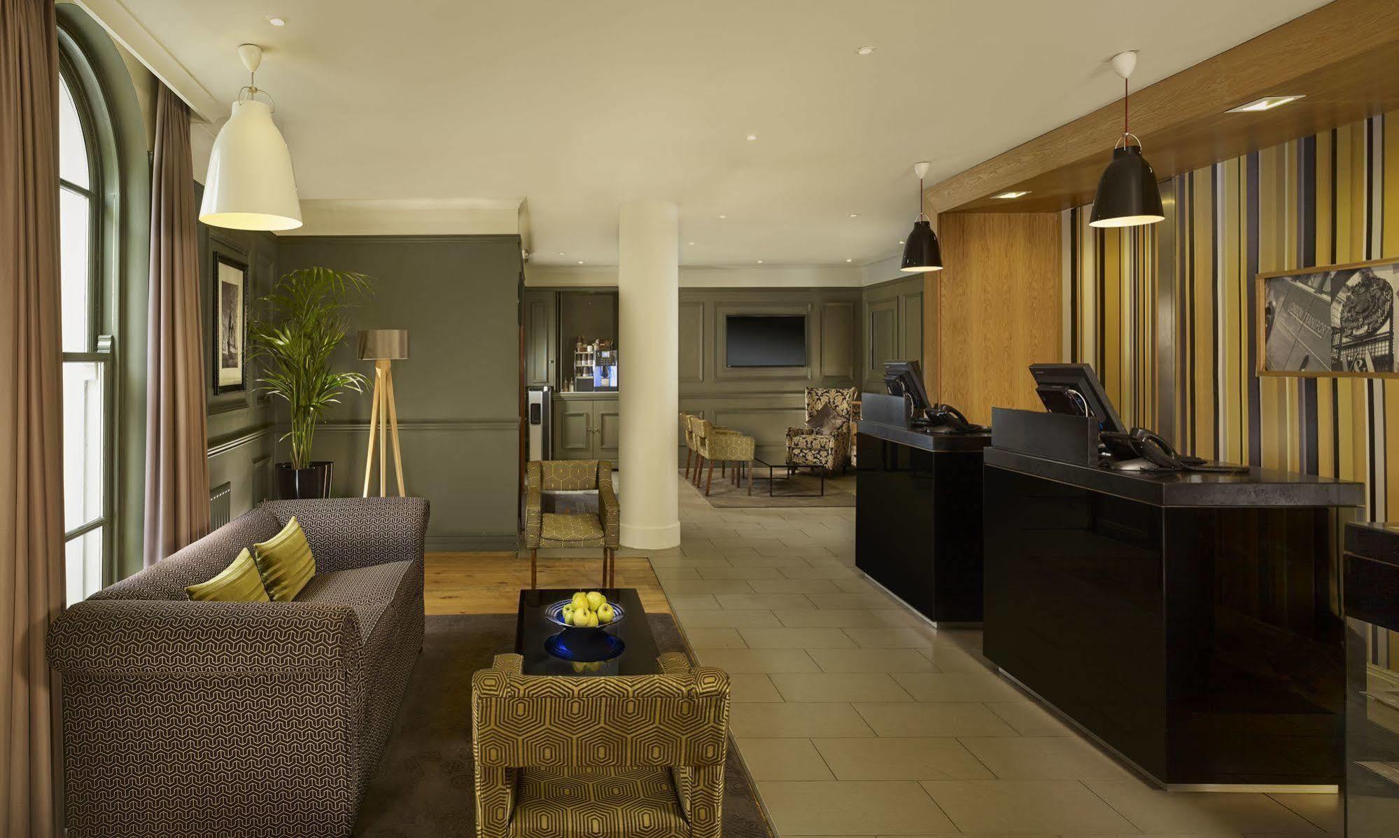 Aparthotel Citadines South Kensington Londra Esterno foto