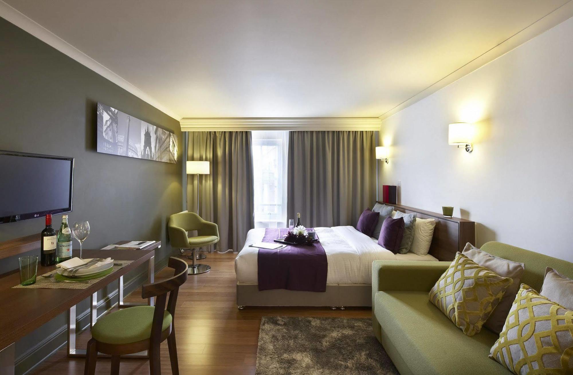 Aparthotel Citadines South Kensington Londra Esterno foto